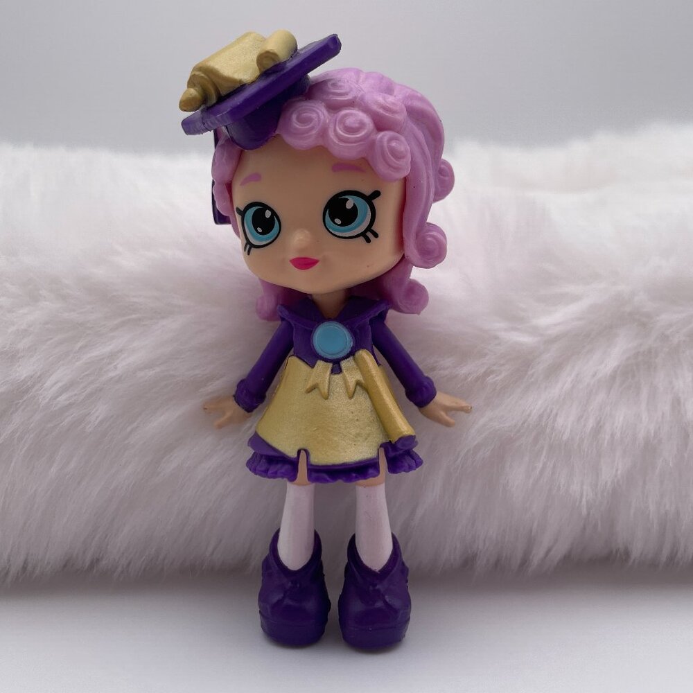 Shopkins Lil' Shoppie Happy Places Marie Degree 3in Doll (SKU: 413TO)
